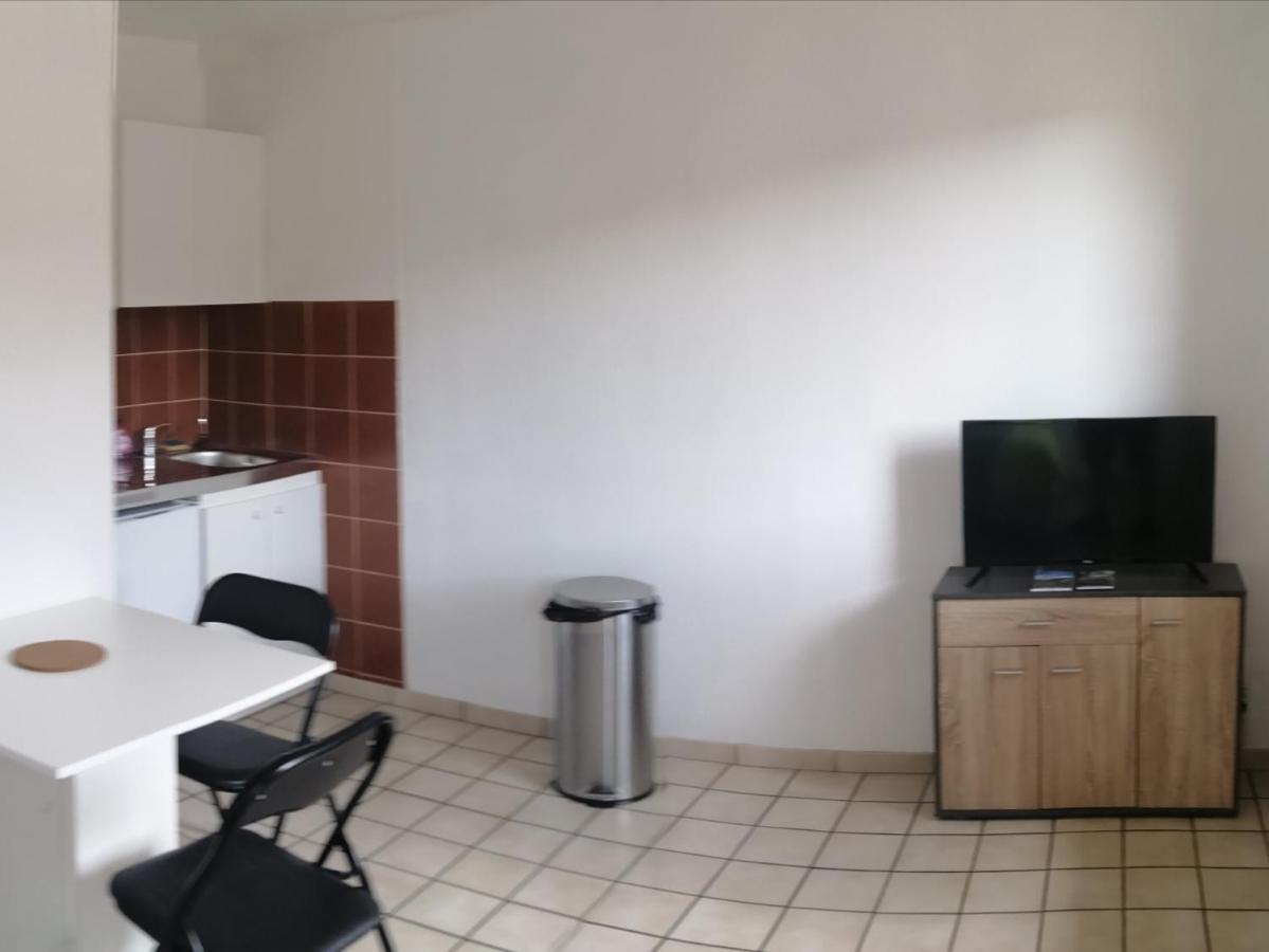 Appartement Coquelicot à Massiac Extérieur photo